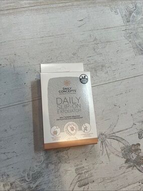 Daily Concepts Daily Slip On Exfoliator Self Tanning Remover